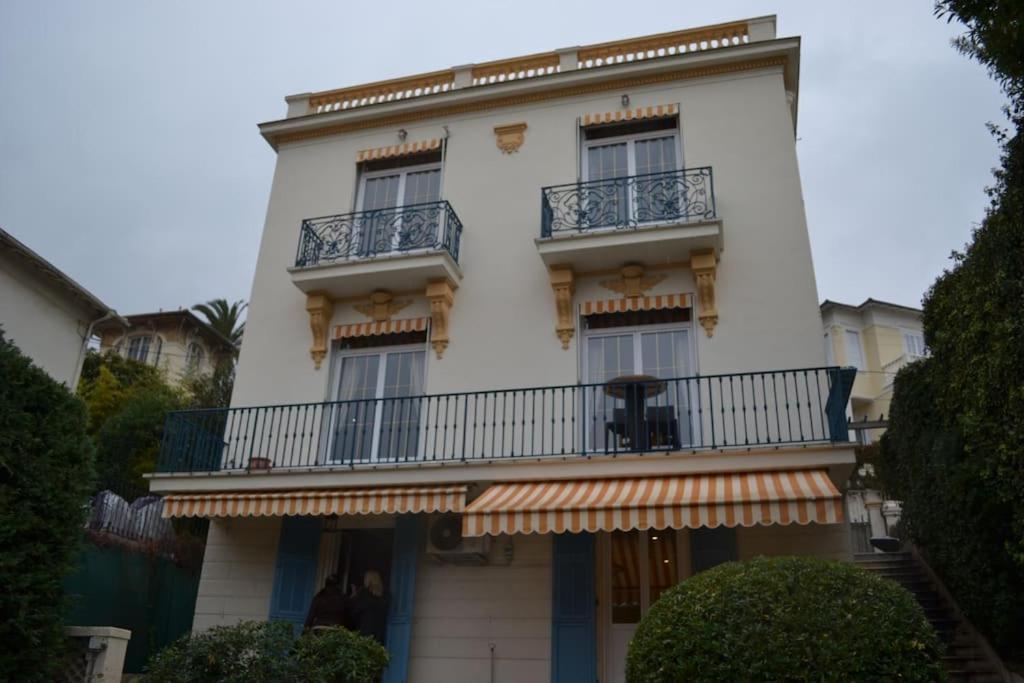 Centre, Piscine, Intime, En Ancienne Apartment Nizza